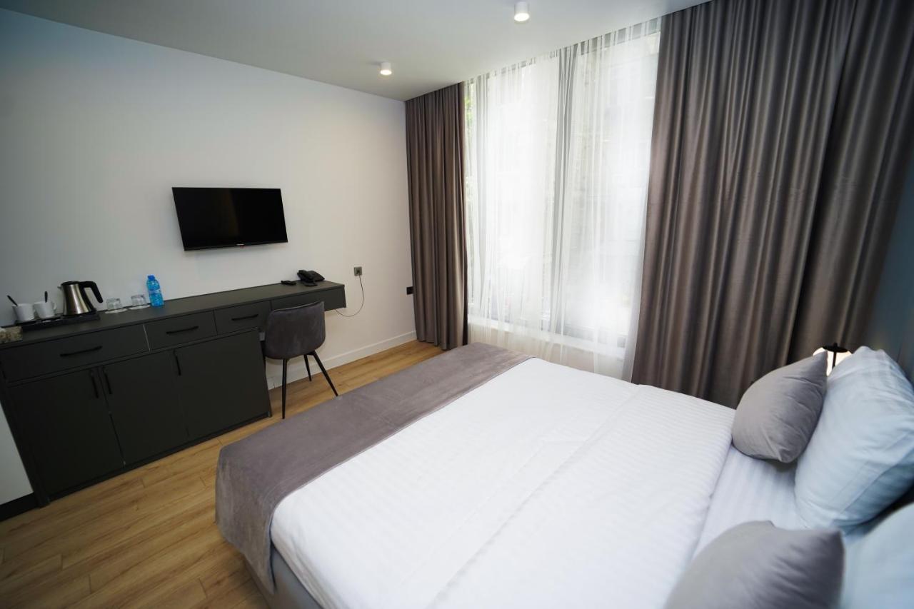 B&M Hotel Jerevan Eksteriør bilde