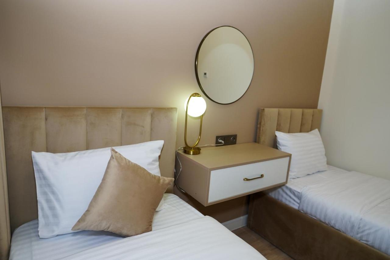 B&M Hotel Jerevan Eksteriør bilde