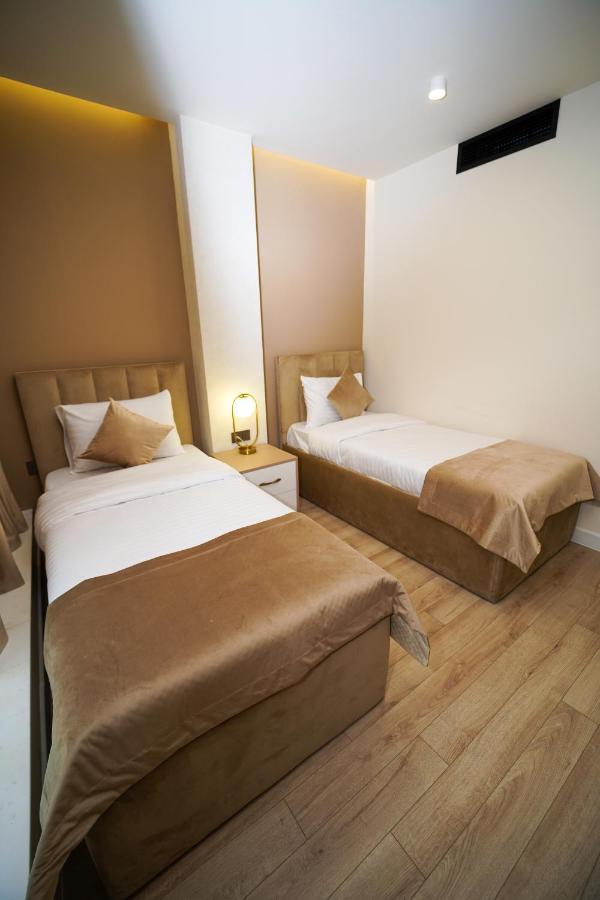 B&M Hotel Jerevan Eksteriør bilde