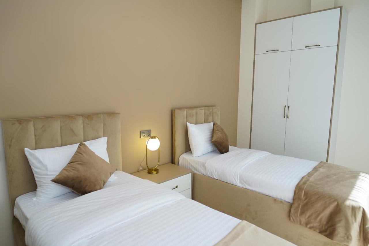 B&M Hotel Jerevan Eksteriør bilde