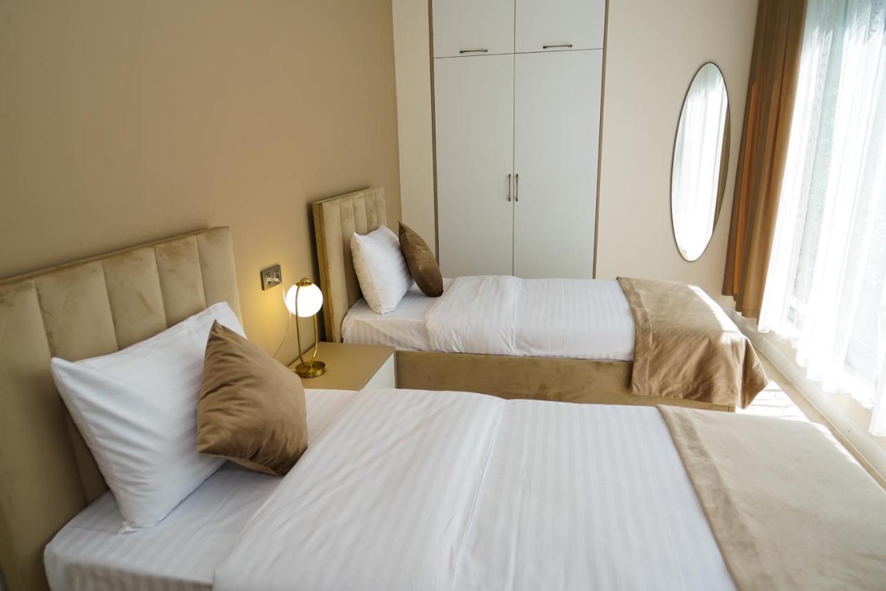 B&M Hotel Jerevan Eksteriør bilde