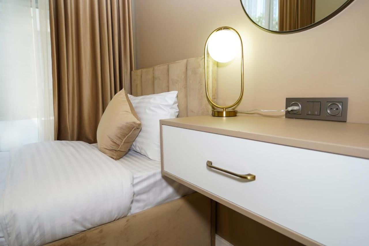 B&M Hotel Jerevan Eksteriør bilde