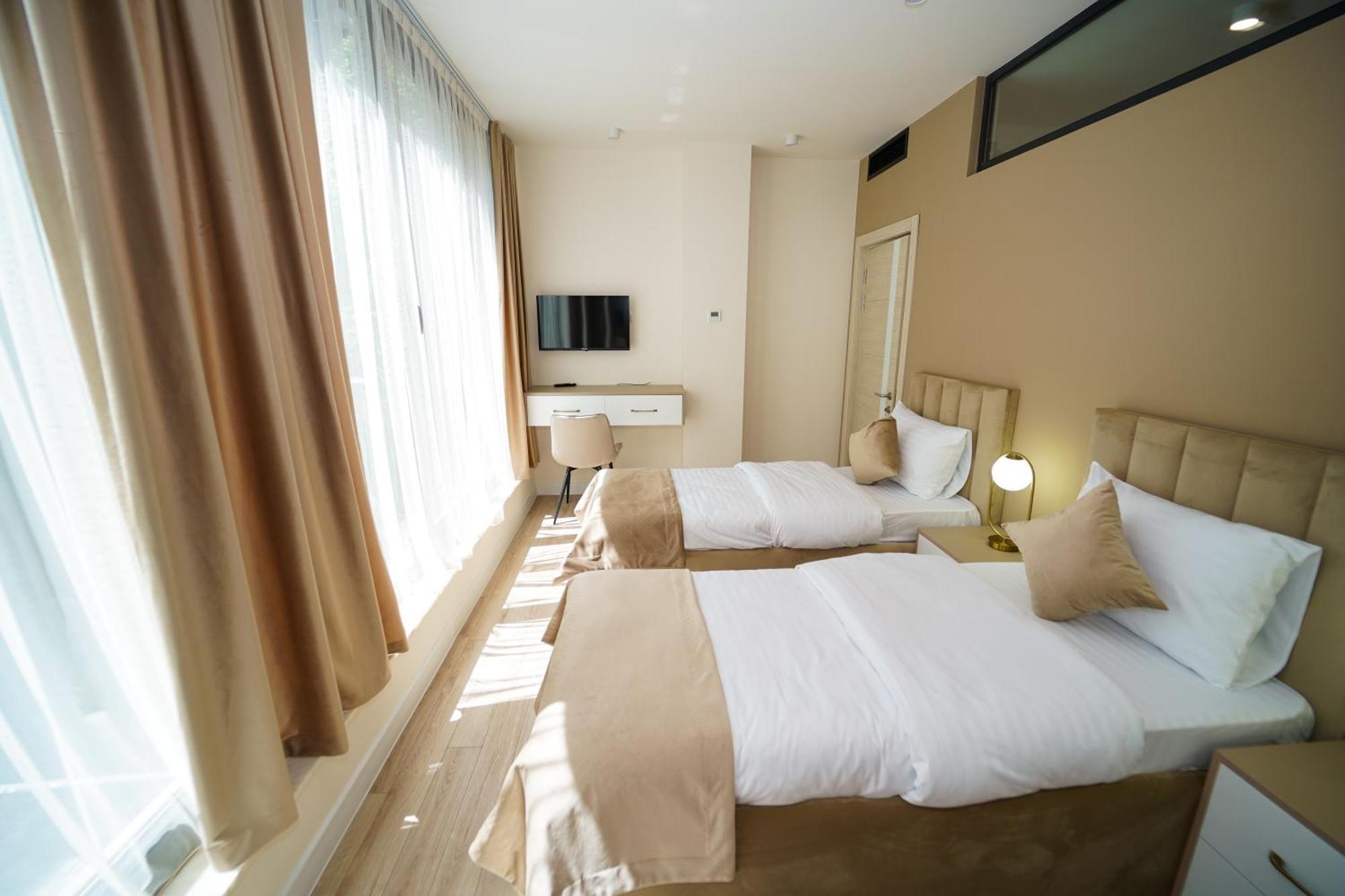 B&M Hotel Jerevan Eksteriør bilde