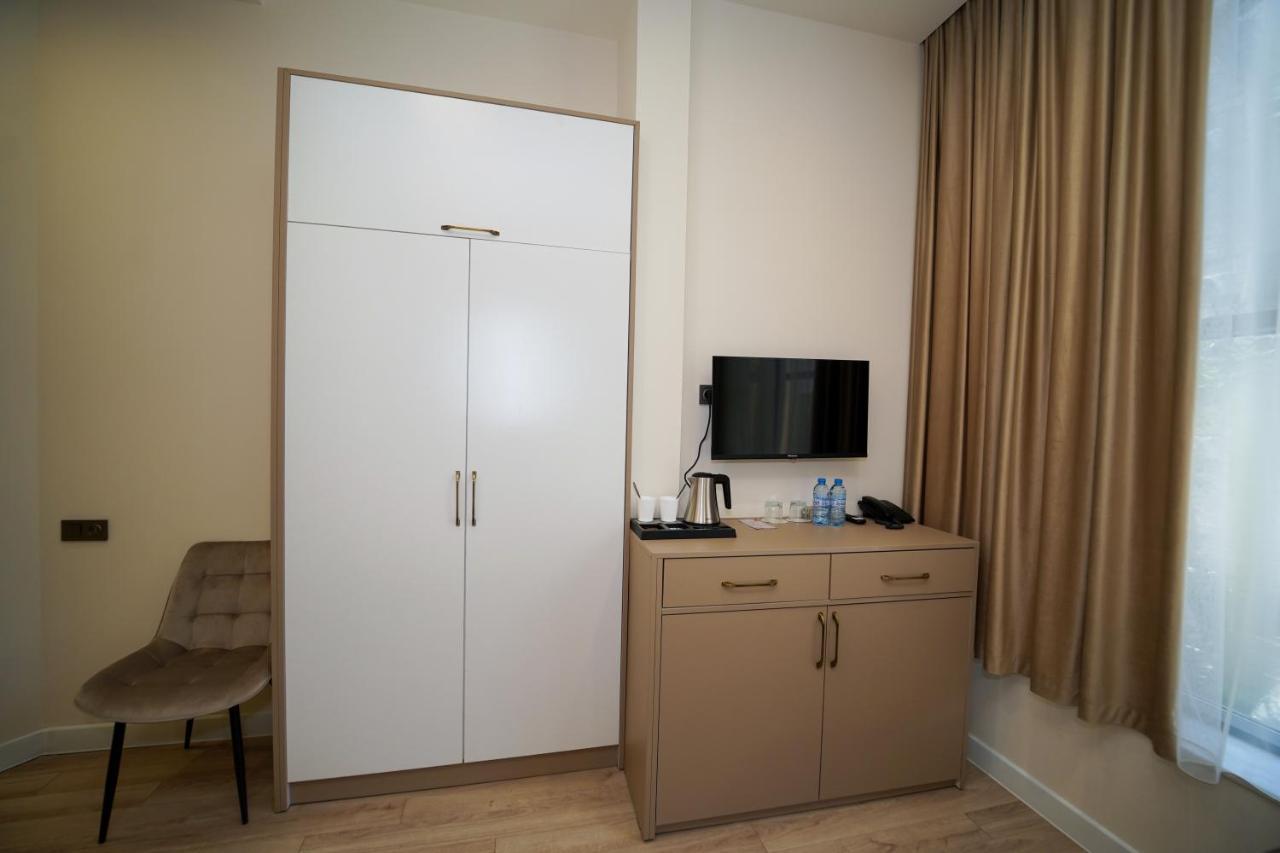 B&M Hotel Jerevan Eksteriør bilde
